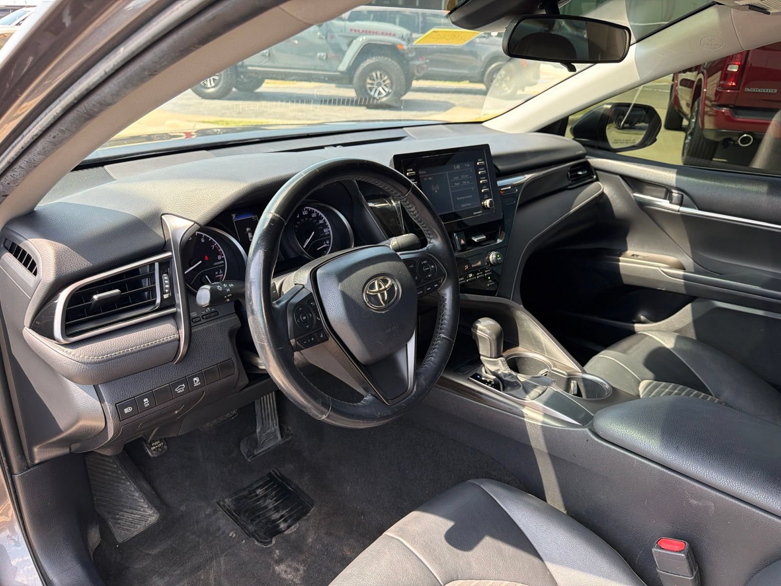 Used 2021 Toyota Camry SE FWD image 10
