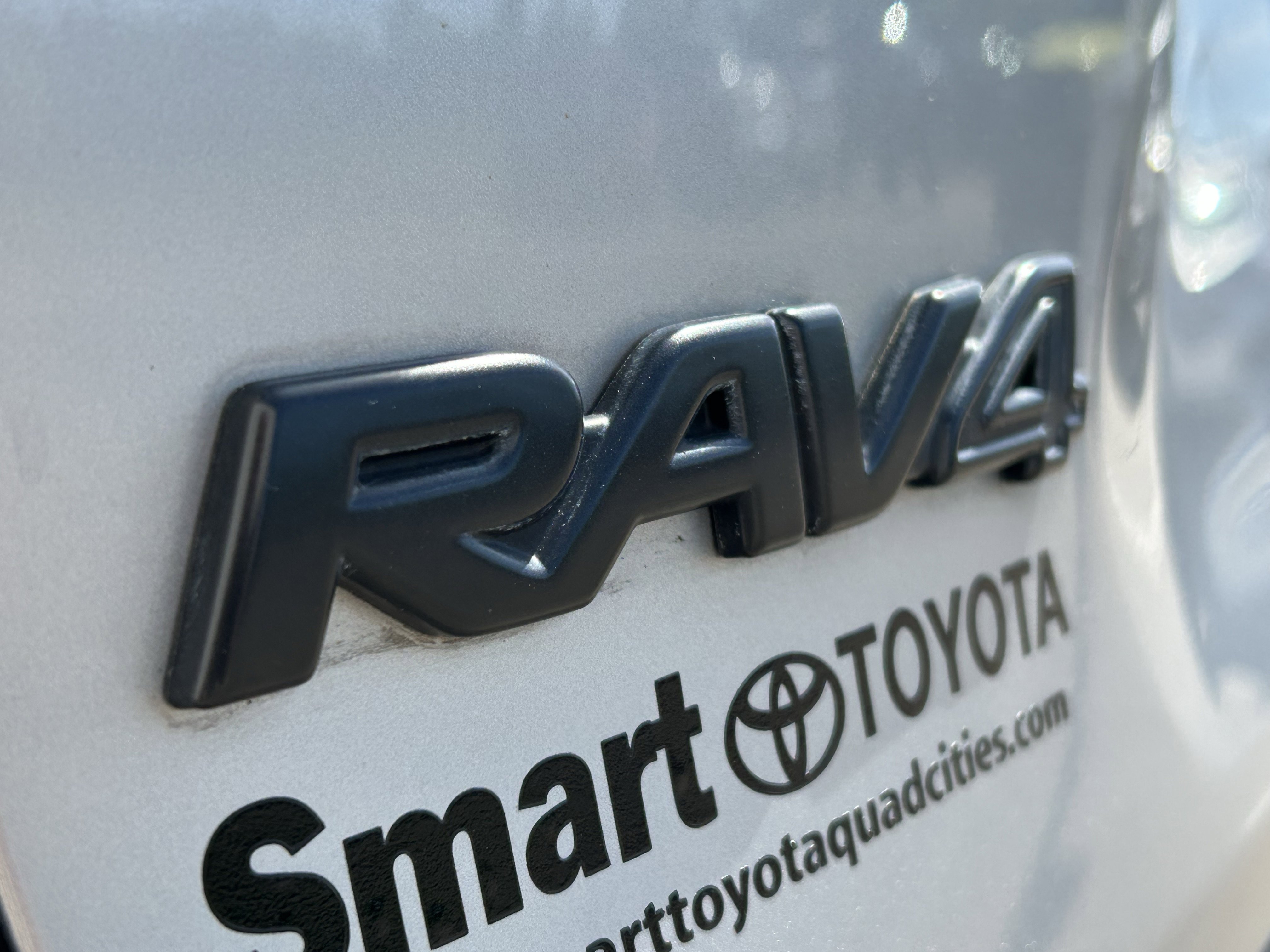 Used 2019 Toyota RAV4 Limited AWD/4WD image 8