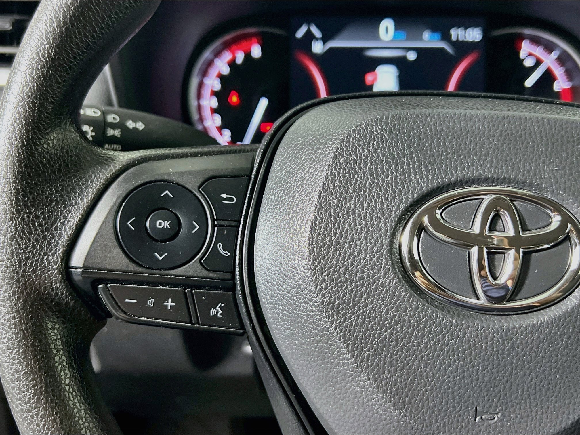 Used 2025 Toyota RAV4 XLE AWD/4WD image 18