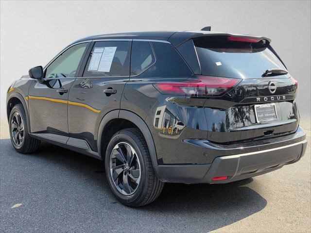 Used 2025 Nissan Rogue SV AWD/4WD image 5