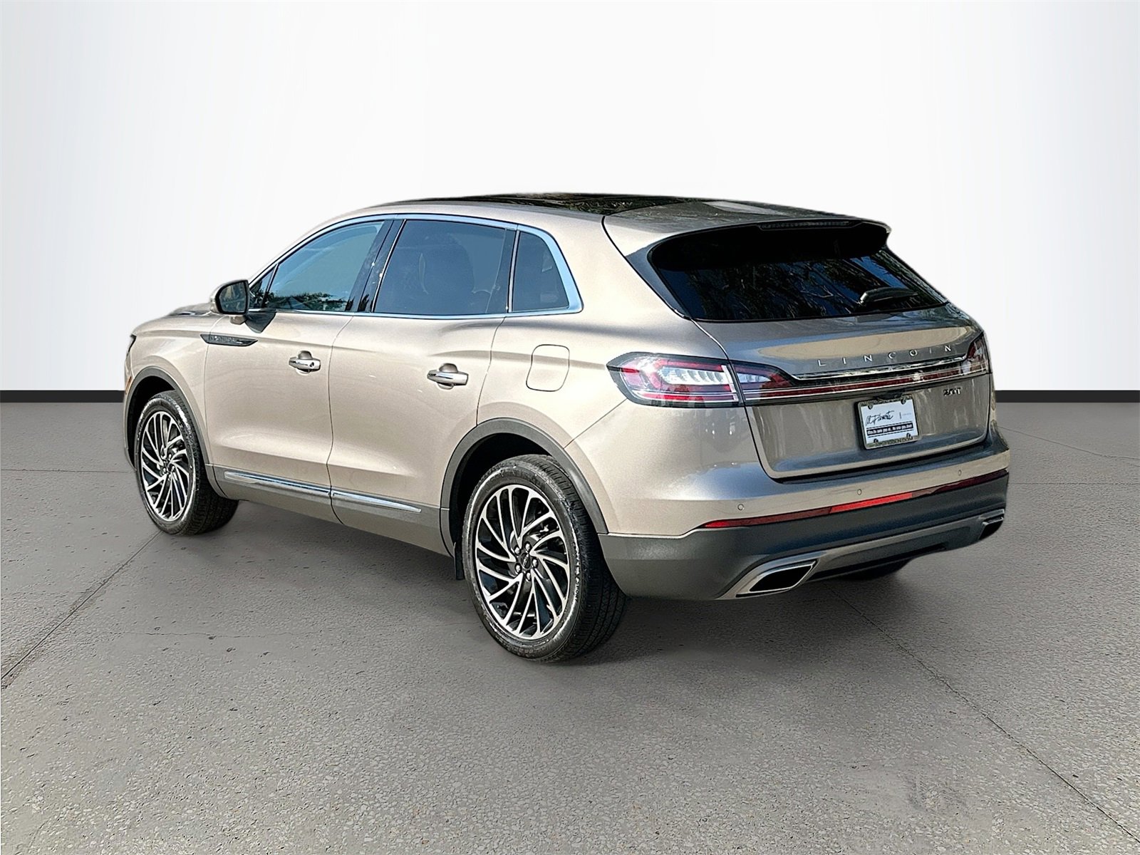 Used 2020 Lincoln Nautilus Reserve image 5