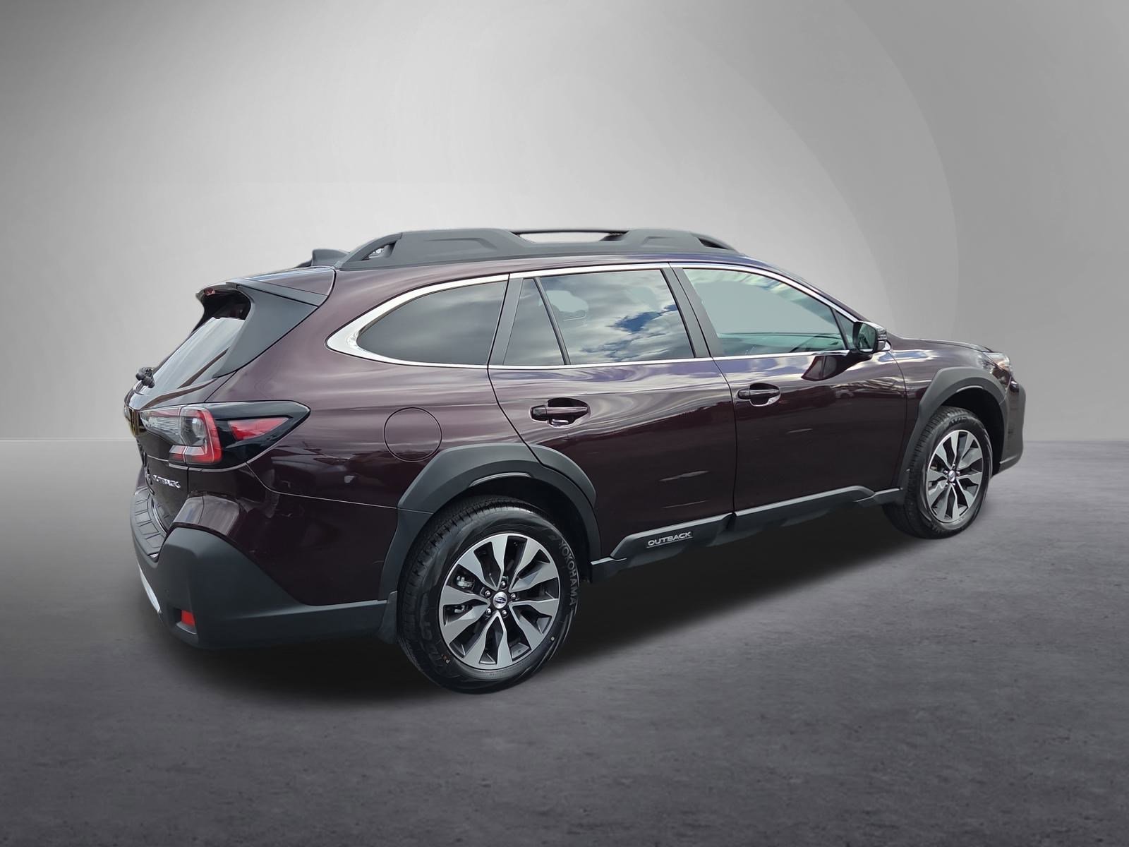 Used 2025 Subaru Outback Limited image 3