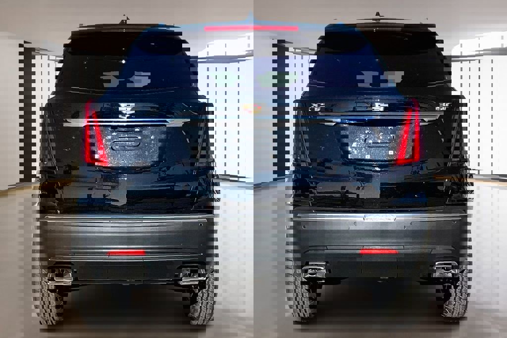 New 2026 Cadillac XT5 Luxury image 4