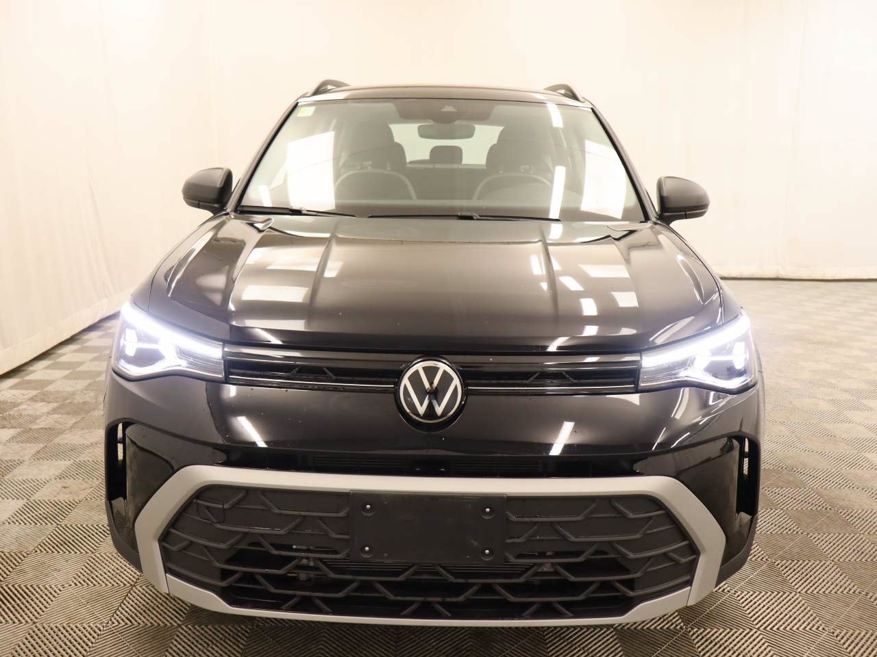 Used 2025 Volkswagen Taos S FWD image 4