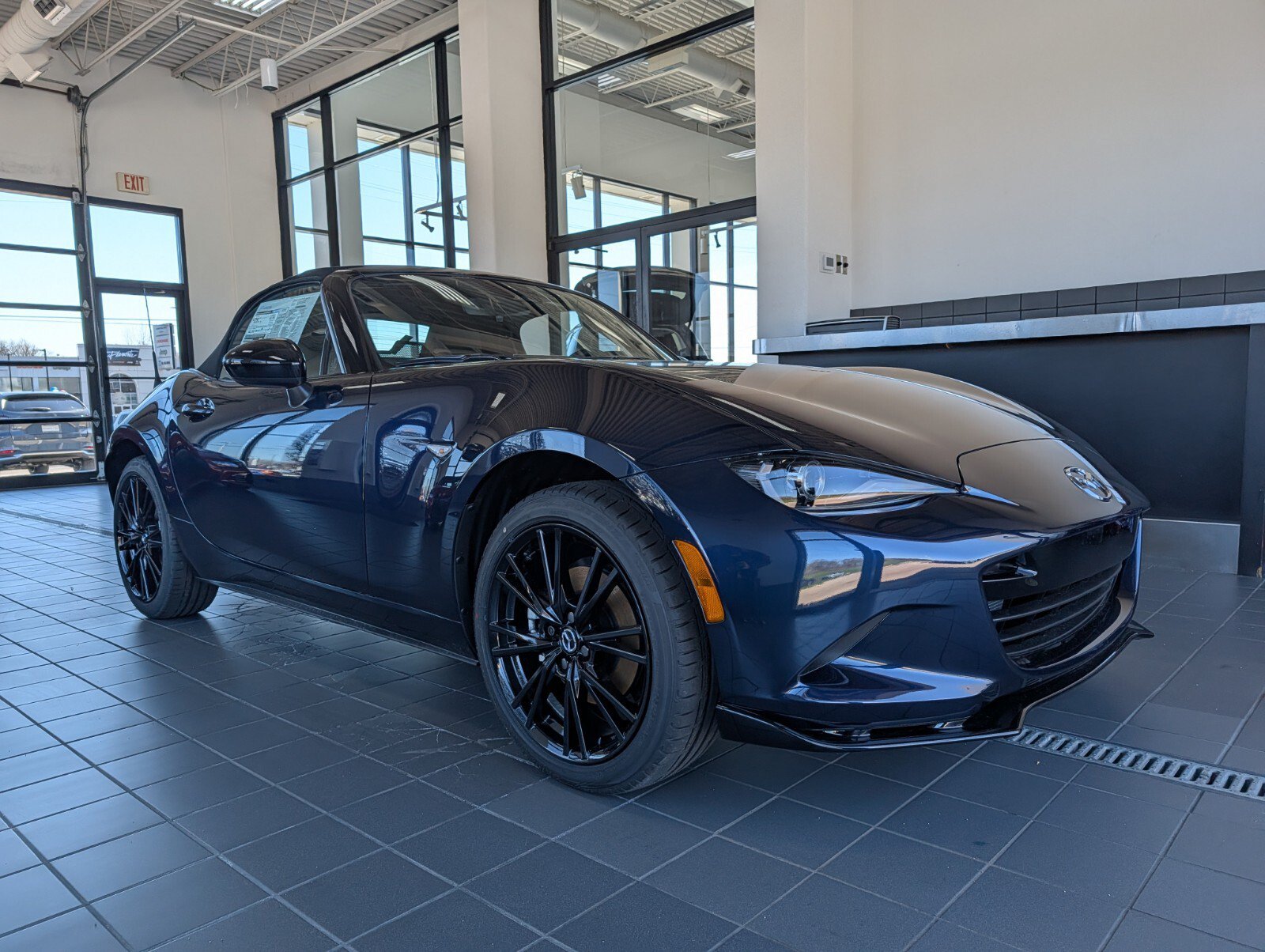 New 2026 MAZDA MX-5 Miata Club w/ Interior Package RWD image 1