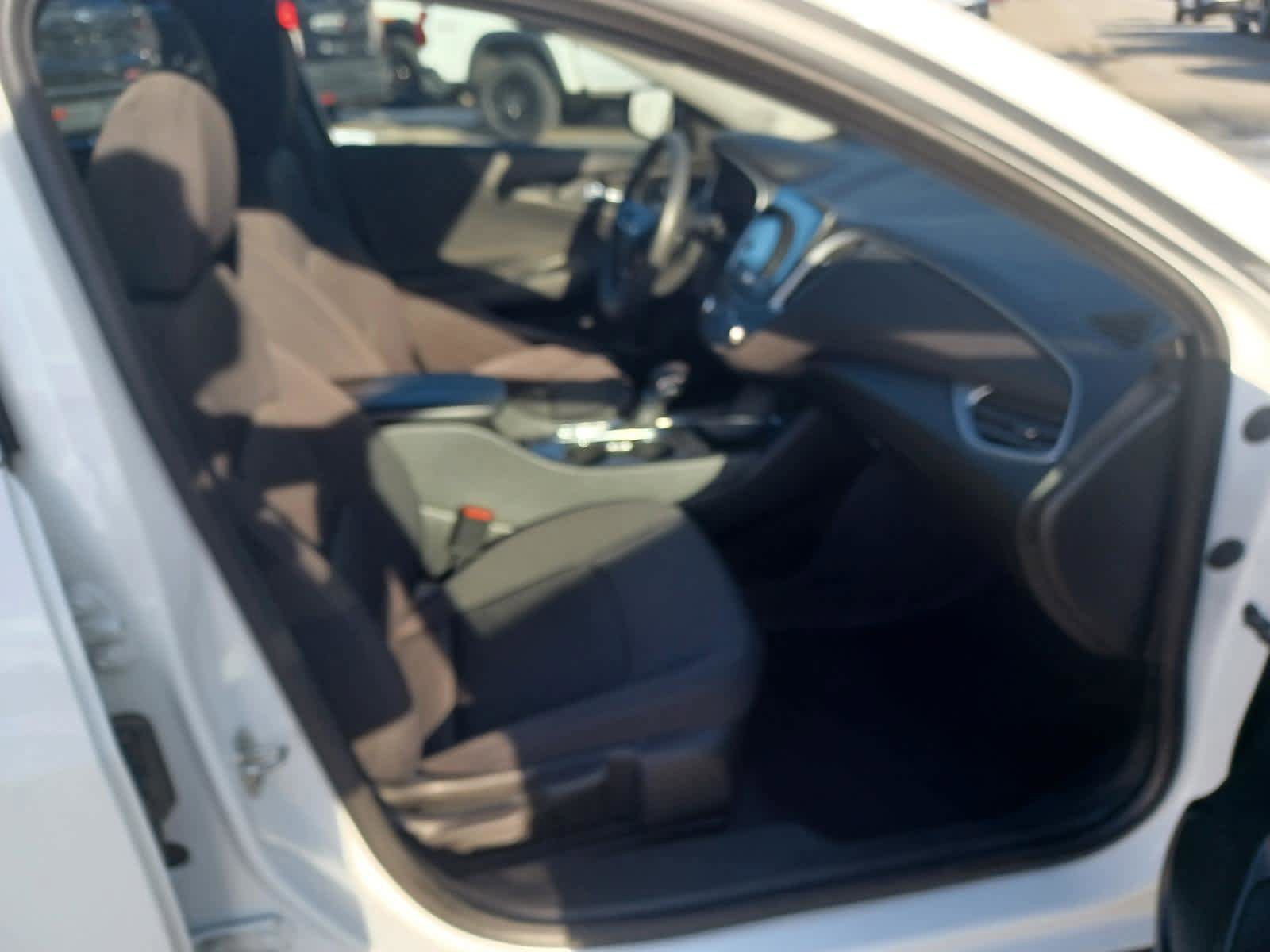 Used 2023 Chevrolet Malibu LT FWD image 15