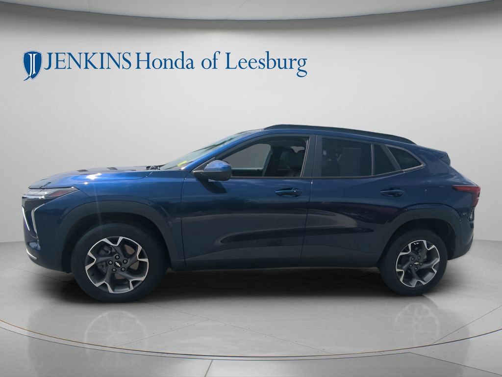 Used 2024 Chevrolet Trax LT w/ LT Convenience Package FWD image 7