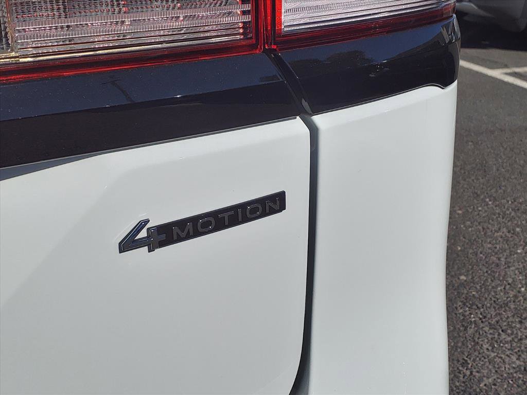 New 2026 Volkswagen Atlas Peak Edition image 8