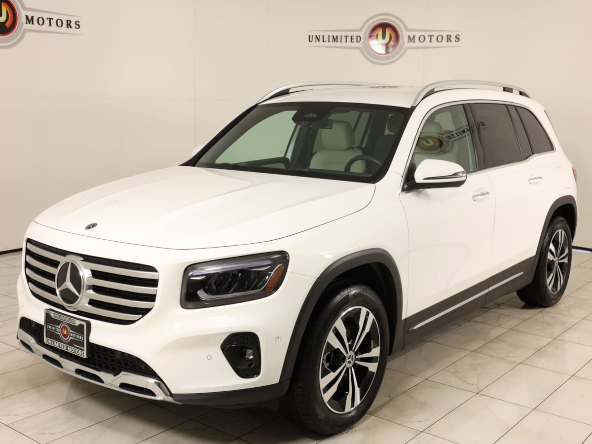 Used 2025 Mercedes-Benz GLB 250 4MATIC image 5