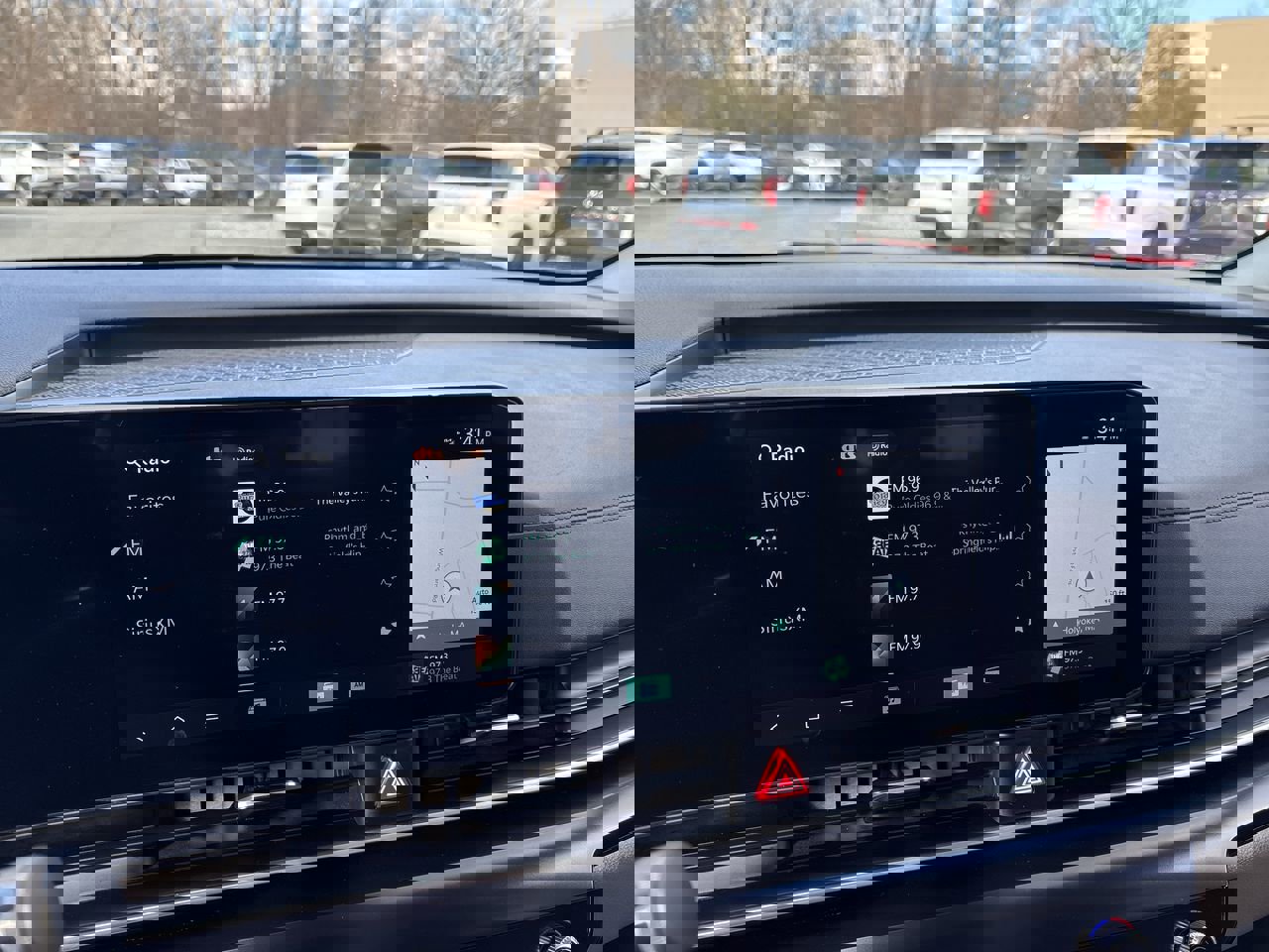 Used 2025 Kia Carnival image 17