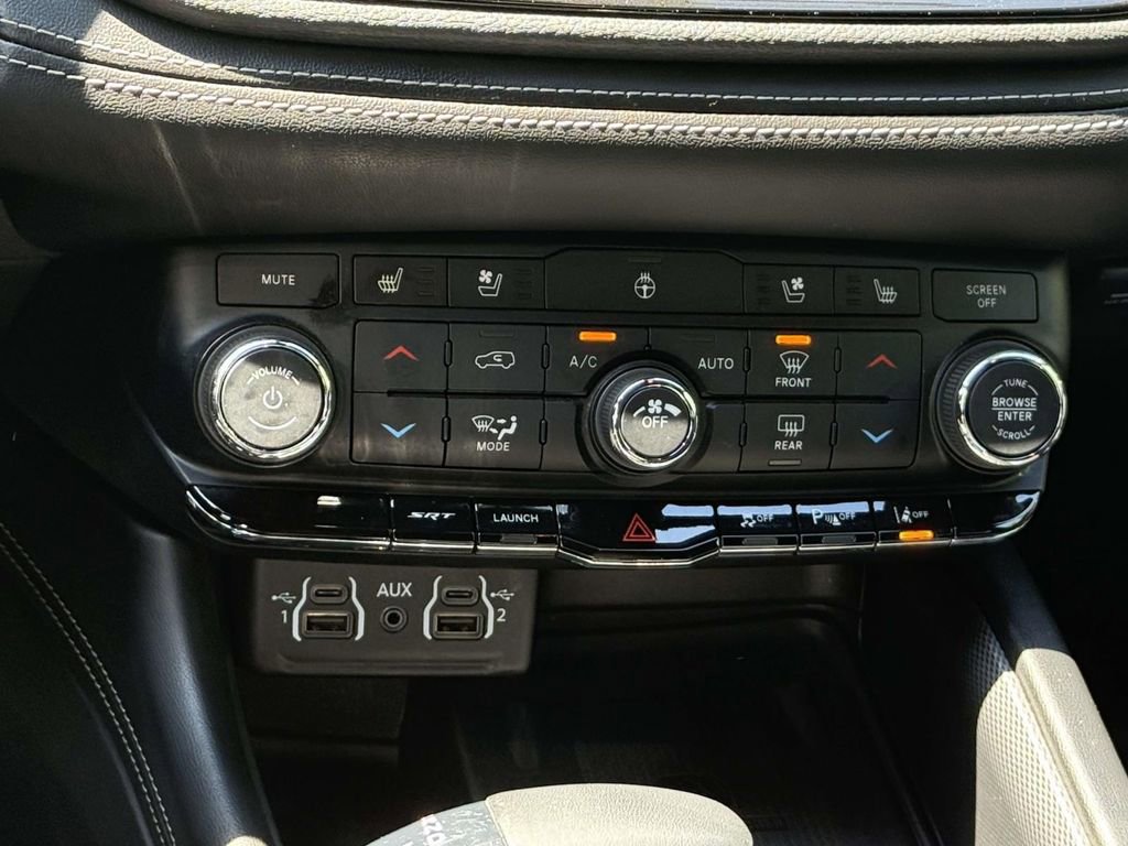 Used 2022 Dodge Durango SRT w/ Technology Group AWD/4WD image 16