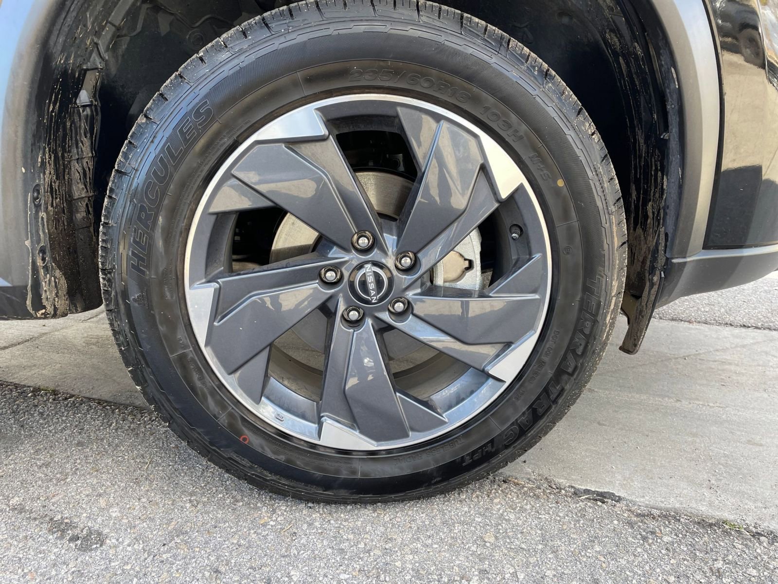 Used 2025 Nissan Rogue SV FWD image 33