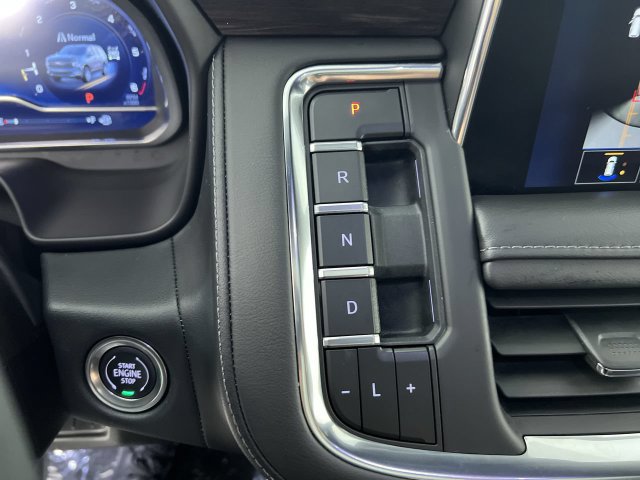 Certified 2024 Chevrolet Tahoe LT w/ Luxury Package AWD/4WD image 16
