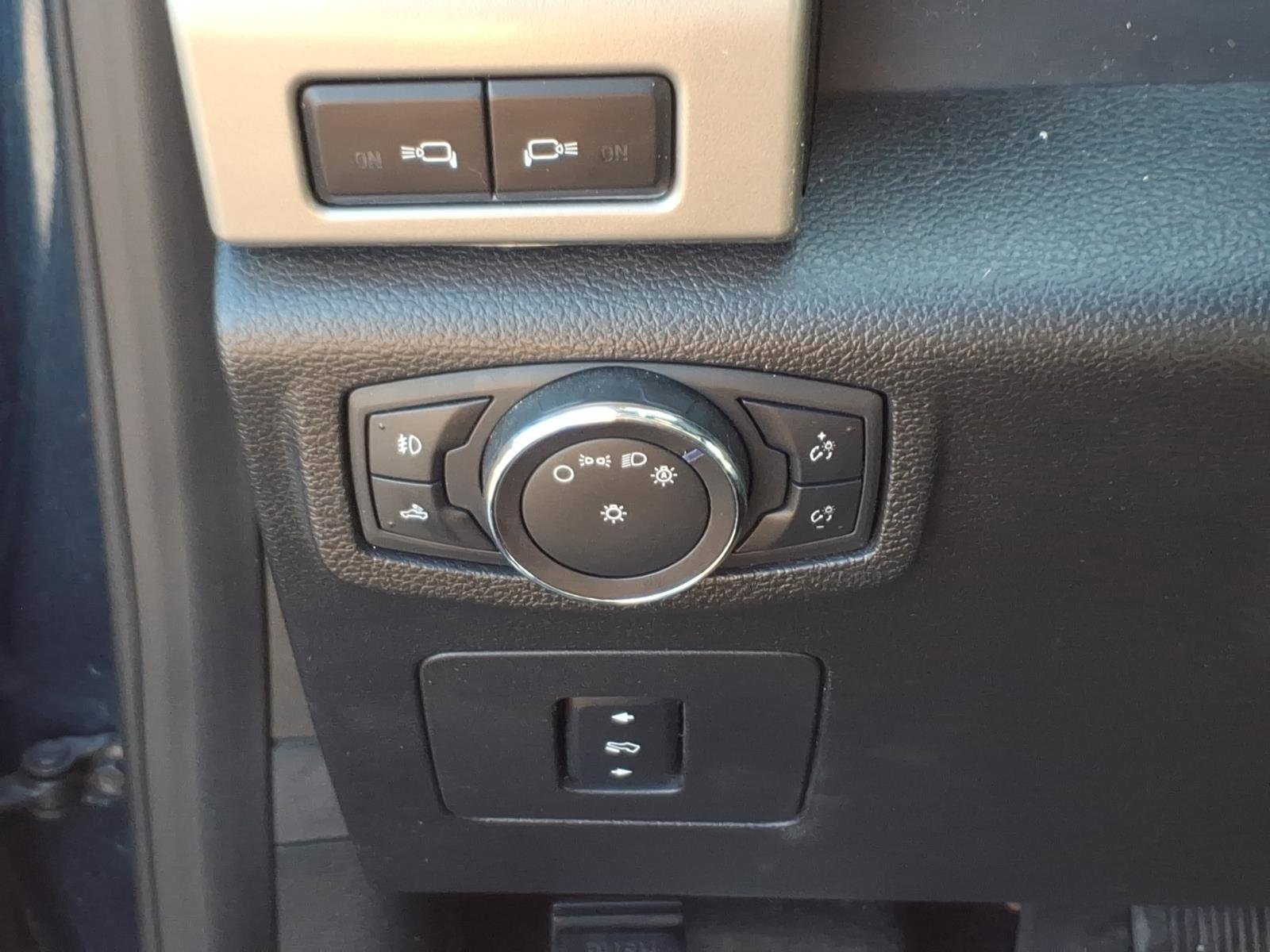 Used 2015 Ford F150 Lariat image 22