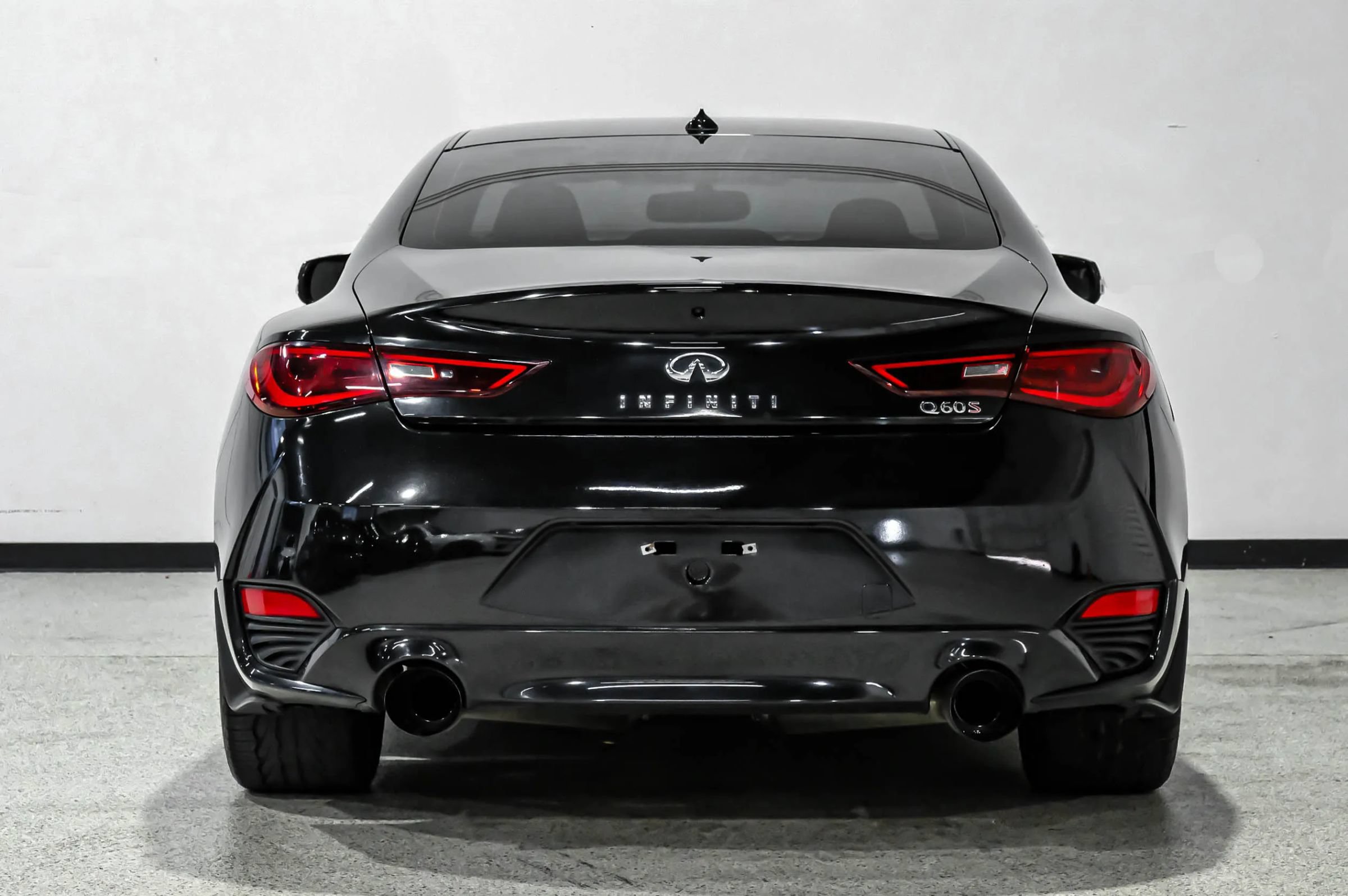 Used 2017 INFINITI Q60 Red Sport 400 RWD image 7