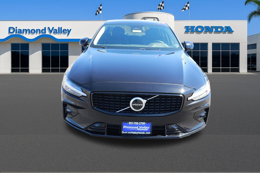 Used 2024 Volvo S60 B5 Core FWD image 2