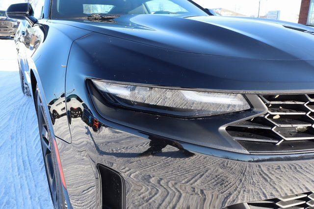Used 2020 Chevrolet Camaro LT image 3