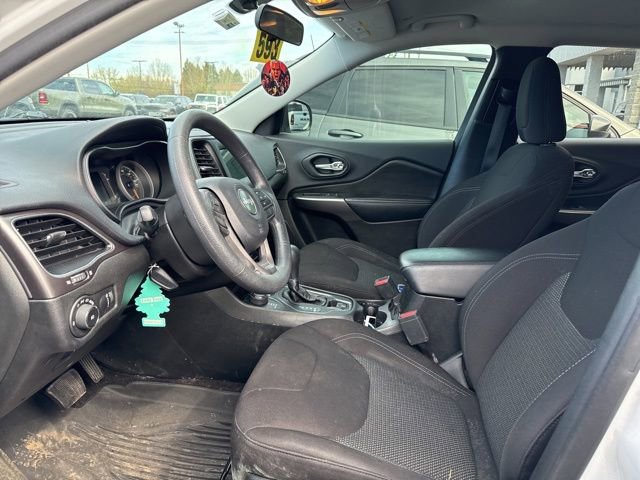 Used 2019 Jeep Cherokee Latitude w/ Popular Appearance Group image 11