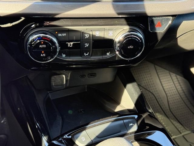 New 2026 Chevrolet Trax ACTIV w/ Sunroof Package FWD image 14