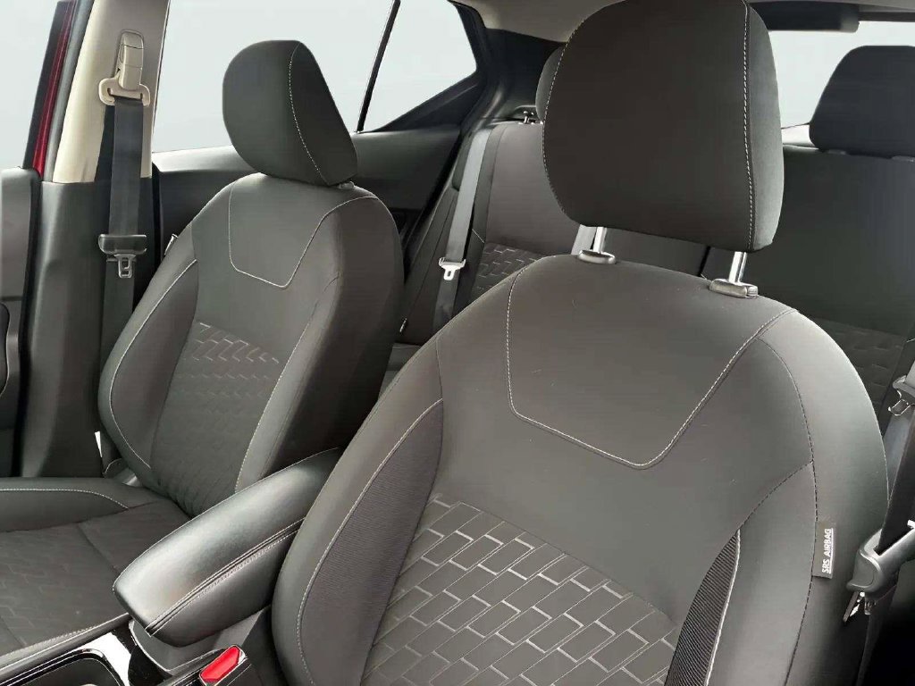 Used 2022 Nissan Kicks SV FWD image 9