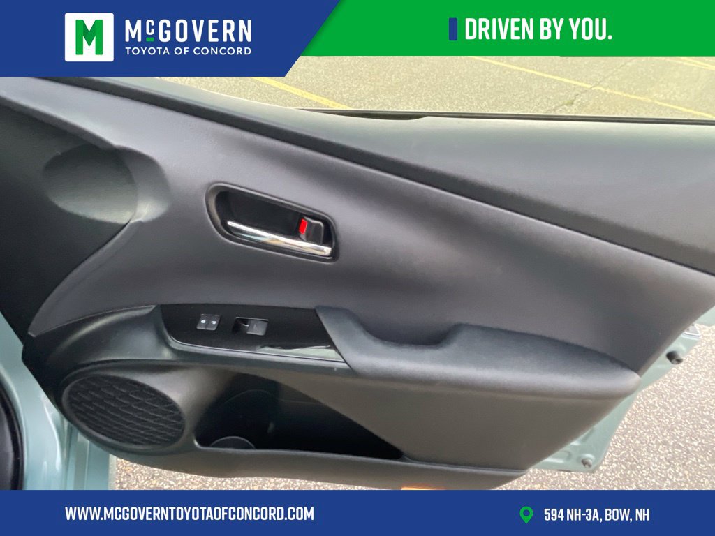 Used 2021 Toyota Prius LE w/ Carpet Mat Package (TMS) AWD/4WD image 25