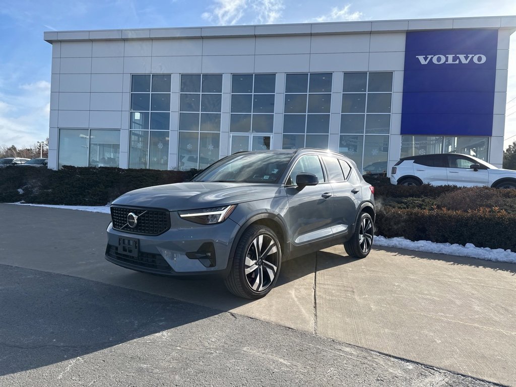 Certified 2023 Volvo XC40 B5 Ultimate w/ Protection Package Premier image 26
