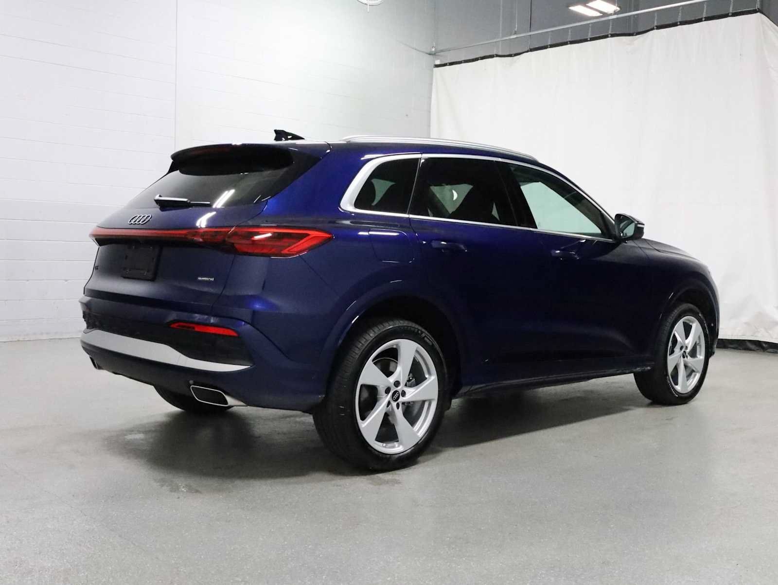 Certified 2025 Audi Q5 Premium AWD/4WD image 9