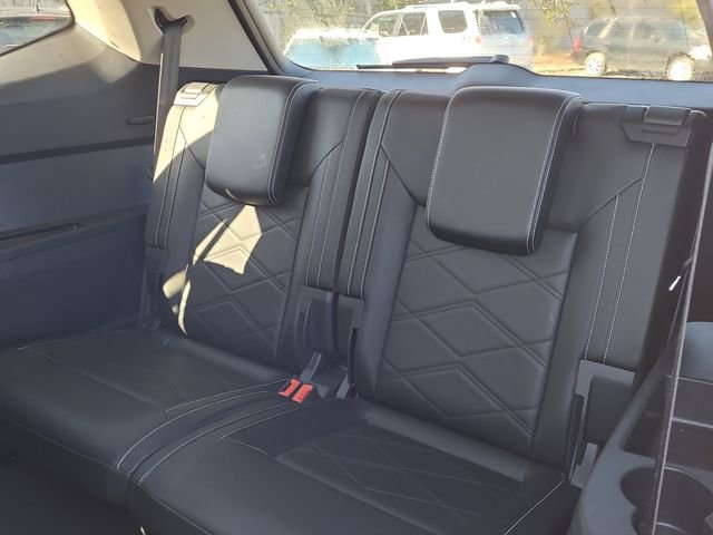 Used 2025 Volkswagen Atlas SE image 14