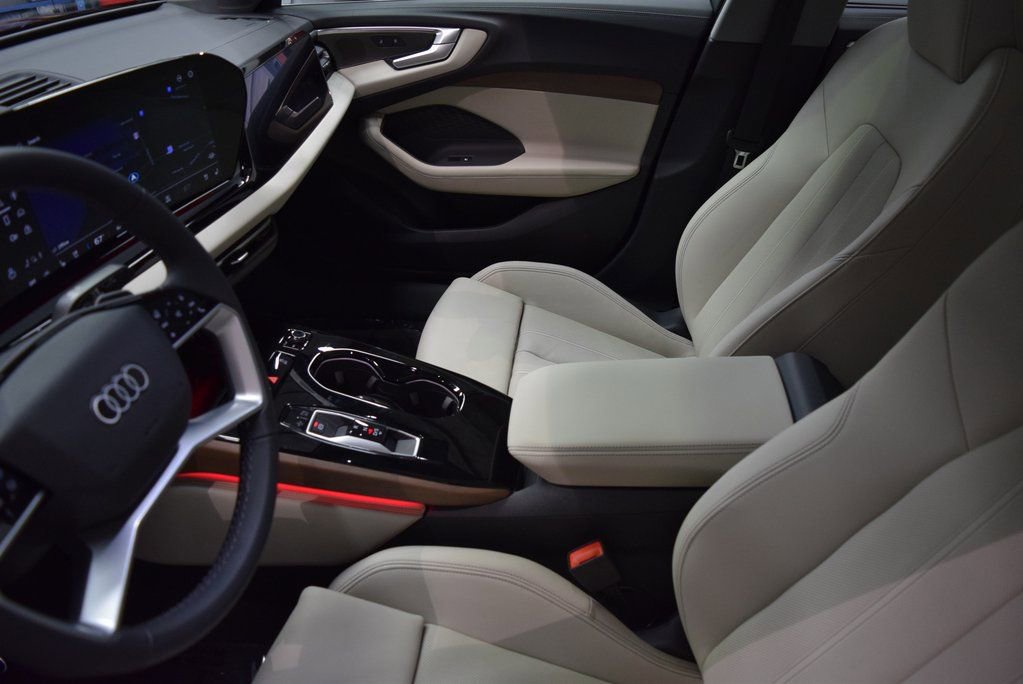 New 2025 Audi A5 2.0T Prestige image 4