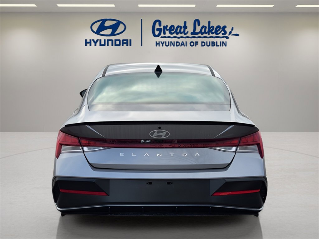 New 2026 Hyundai Elantra SEL Sport image 4