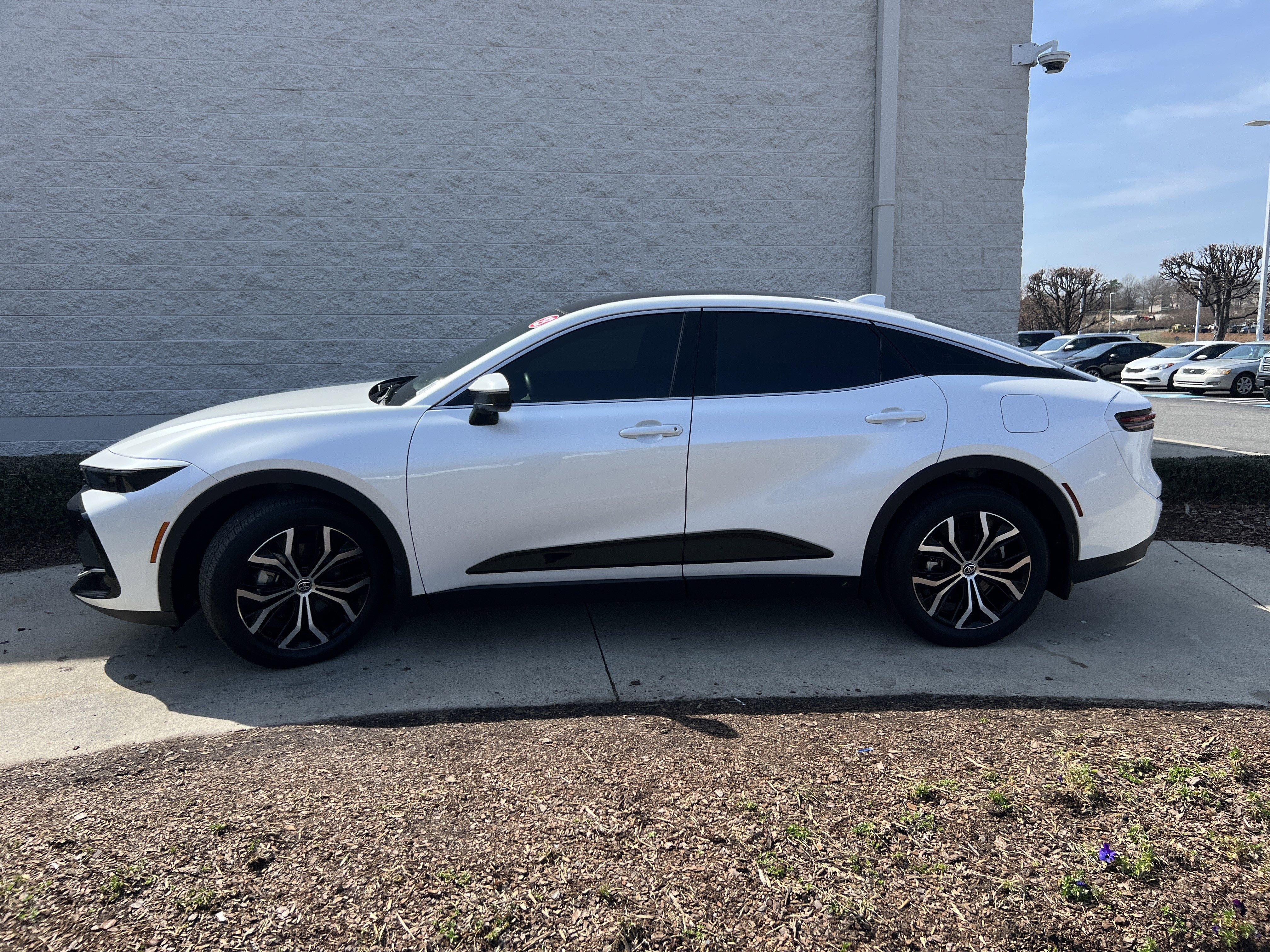 Used 2023 Toyota Crown Limited image 7