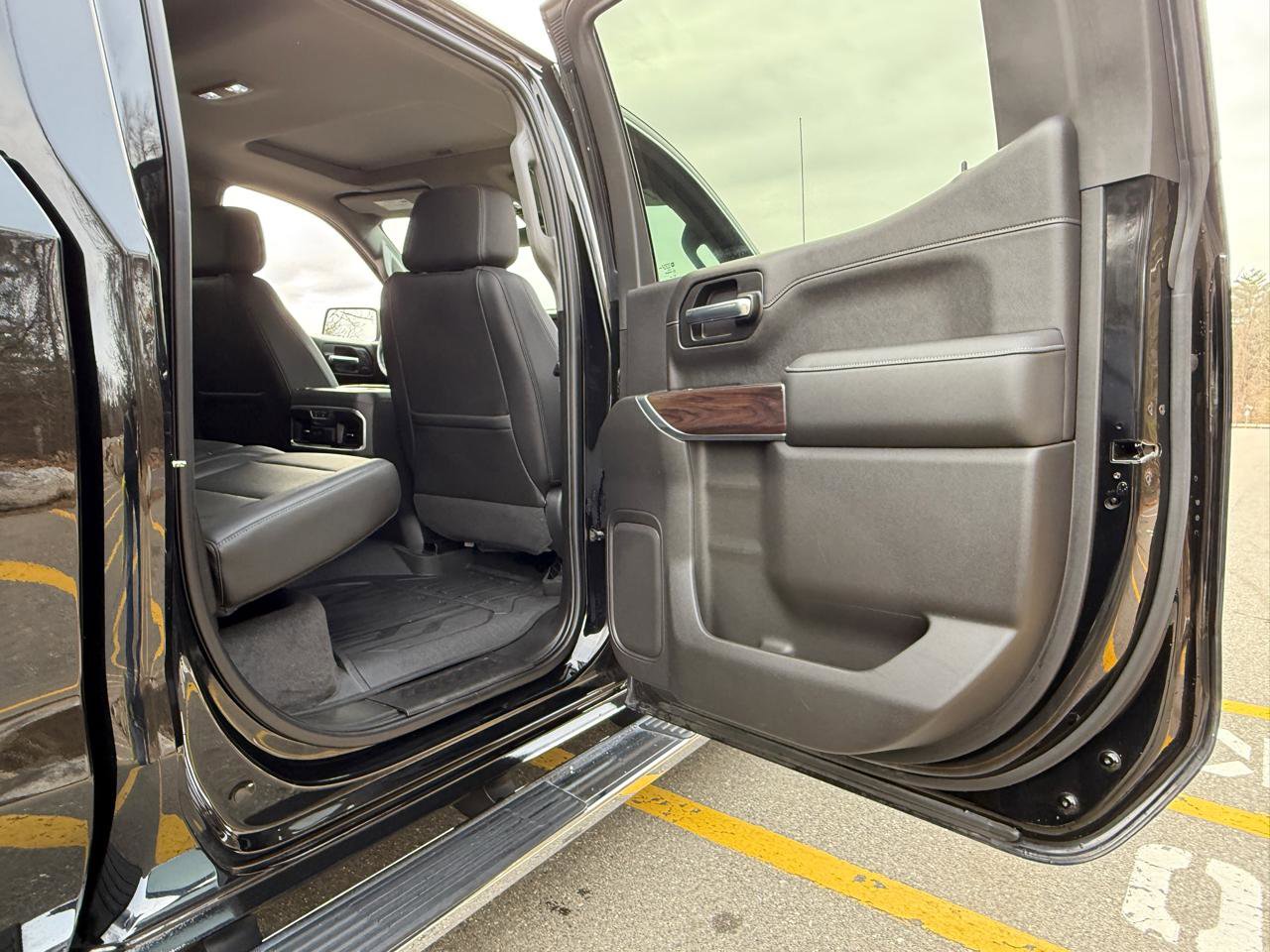 Used 2019 GMC Sierra 1500 SLT w/ SLT Premium Plus Package image 34