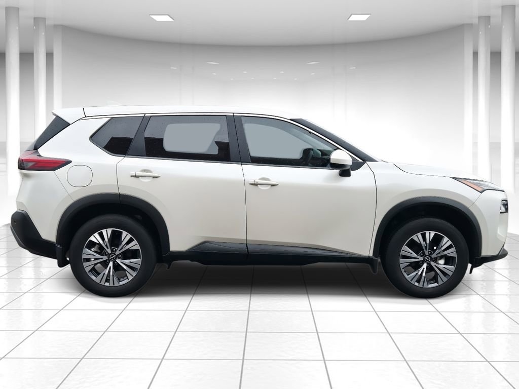 Used 2023 Nissan Rogue SV AWD/4WD image 2