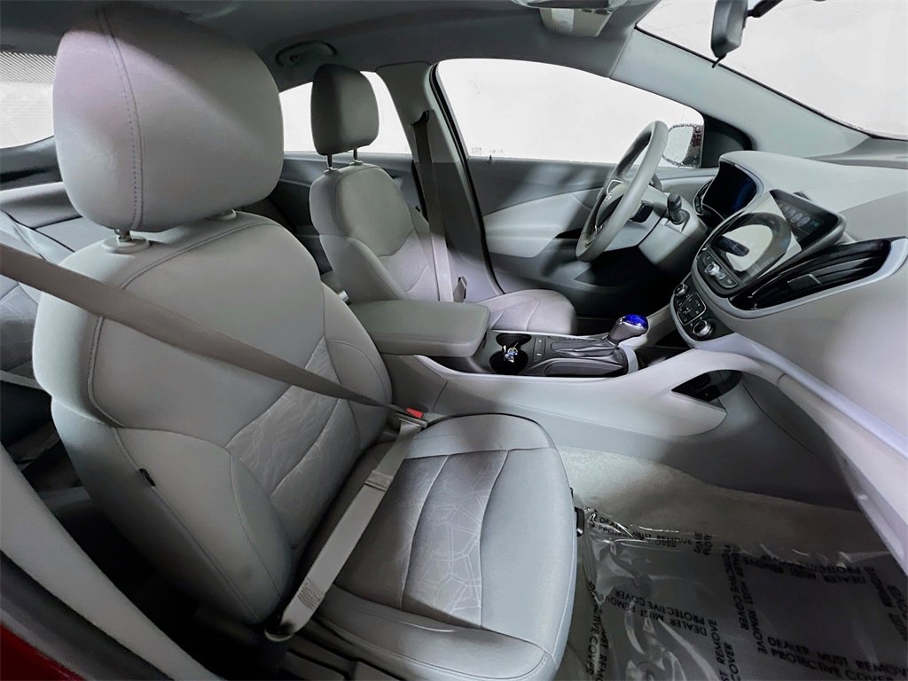 Used 2017 Chevrolet Volt LT w/ Comfort Package image 24