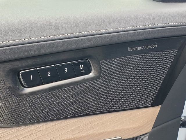 Certified 2025 Volvo XC90 B6 Plus w/ Protection Package Premier AWD/4WD image 11