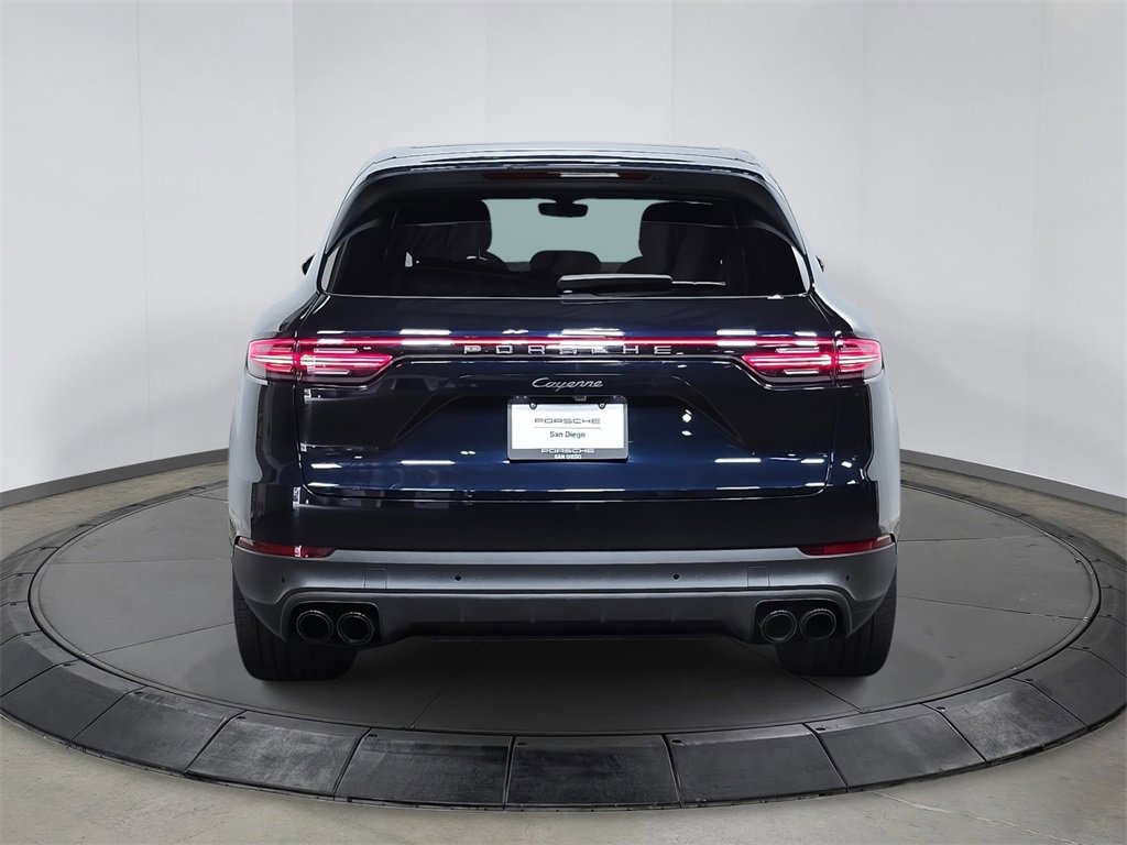 Used 2023 Porsche Cayenne Platinum Edition image 6