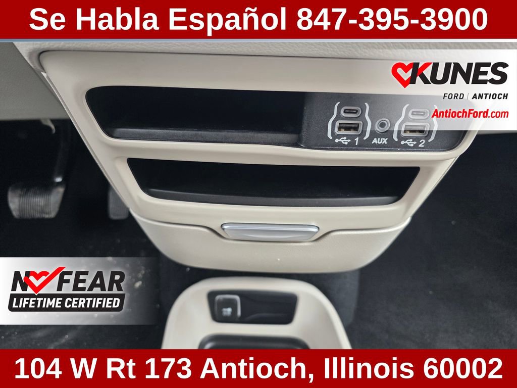Used 2023 Chrysler Pacifica Touring-L FWD image 64