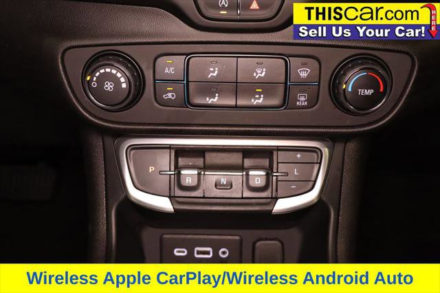 Used 2024 GMC Terrain SLE w/ Elevation Edition image 20