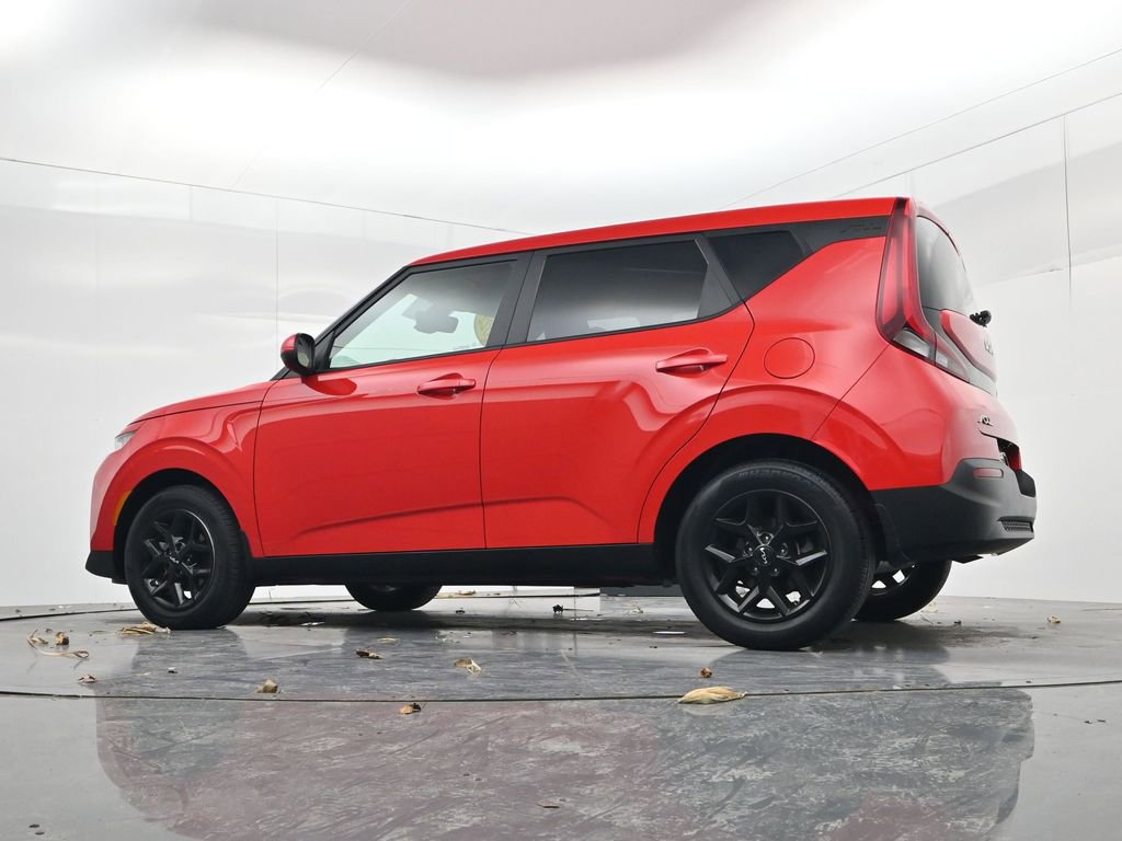 Certified 2022 Kia Soul LX w/ Technology Package image 35
