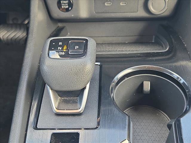 Used 2025 Nissan Rogue SV image 12