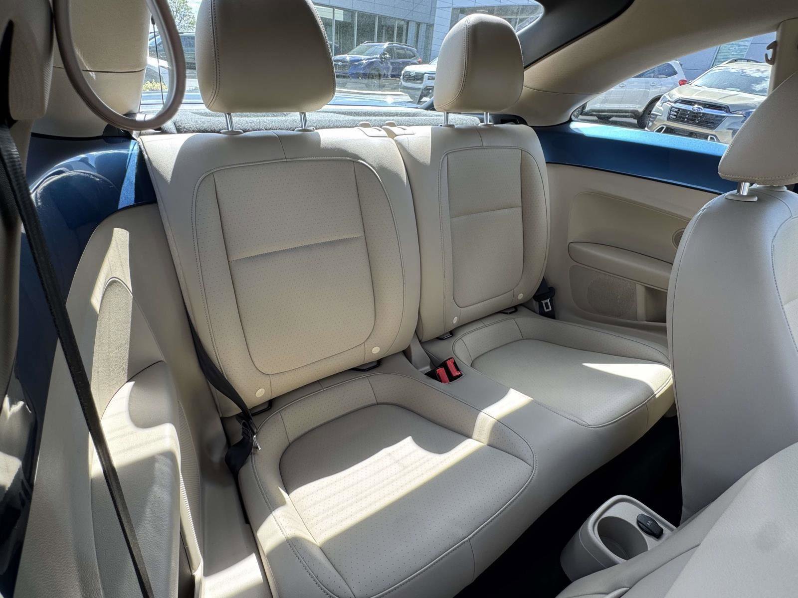 Used 2018 Volkswagen Beetle 2.0T SE w/ SE Premium Package FWD image 10