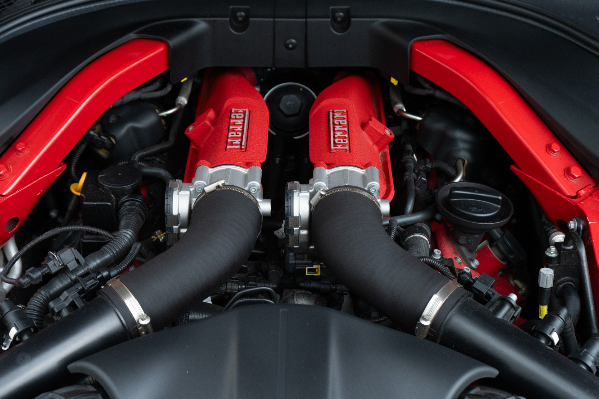 Used 2019 Ferrari Portofino RWD image 50