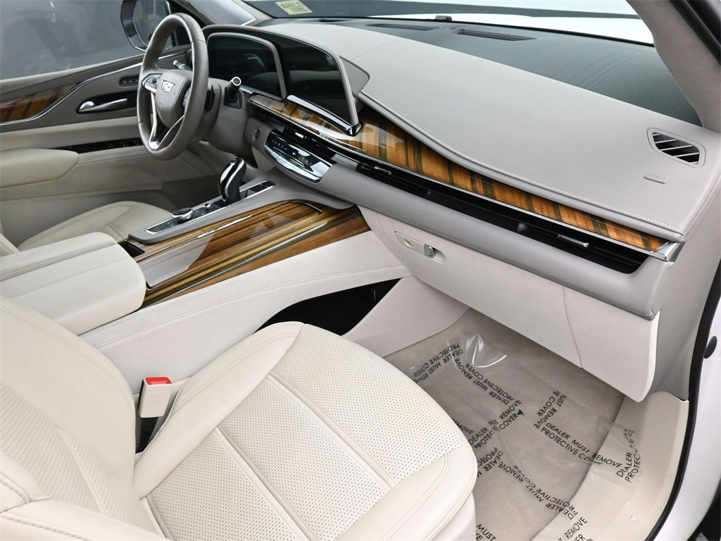 Used 2022 Cadillac Escalade ESV Premium Luxury Platinum image 11