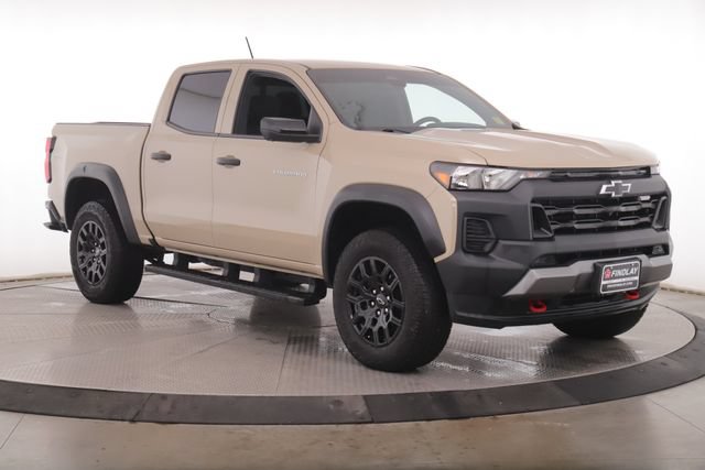 Used 2023 Chevrolet Colorado Trail Boss w/ Technology Package AWD/4WD image 2