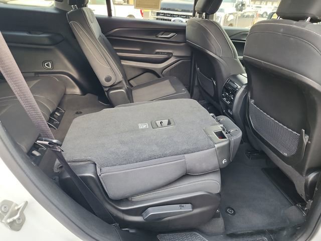 Used 2023 Jeep Grand Cherokee L Laredo image 35