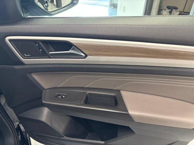 Used 2023 Volkswagen Atlas SEL AWD/4WD image 28