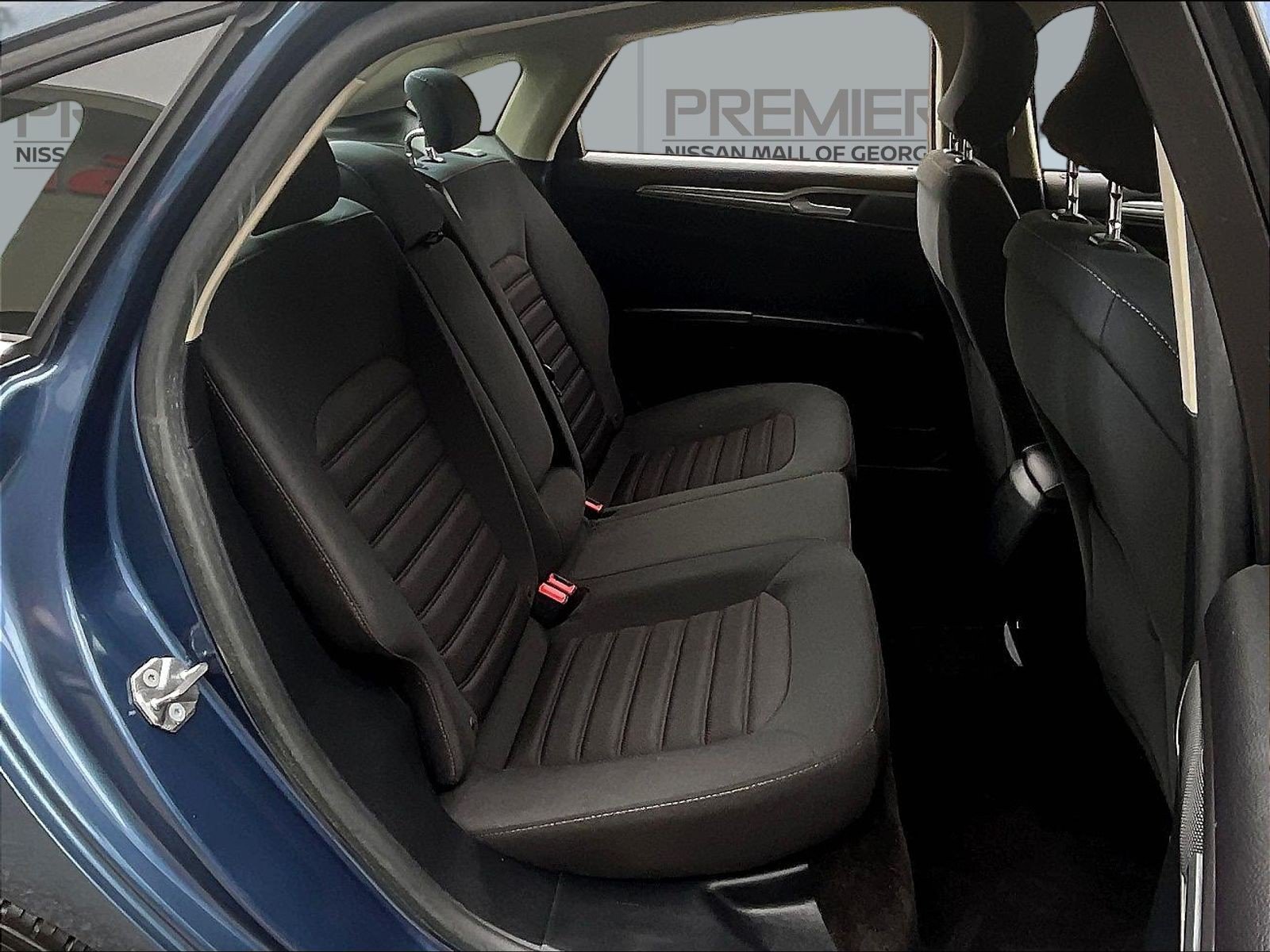 Used 2018 Ford Fusion SE FWD image 27