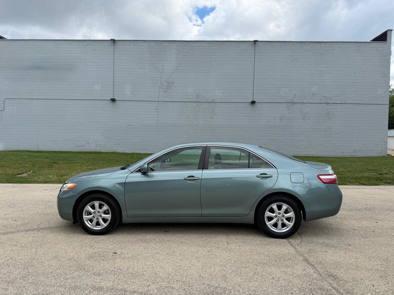 Used 2008 Toyota Camry XLE FWD image 4