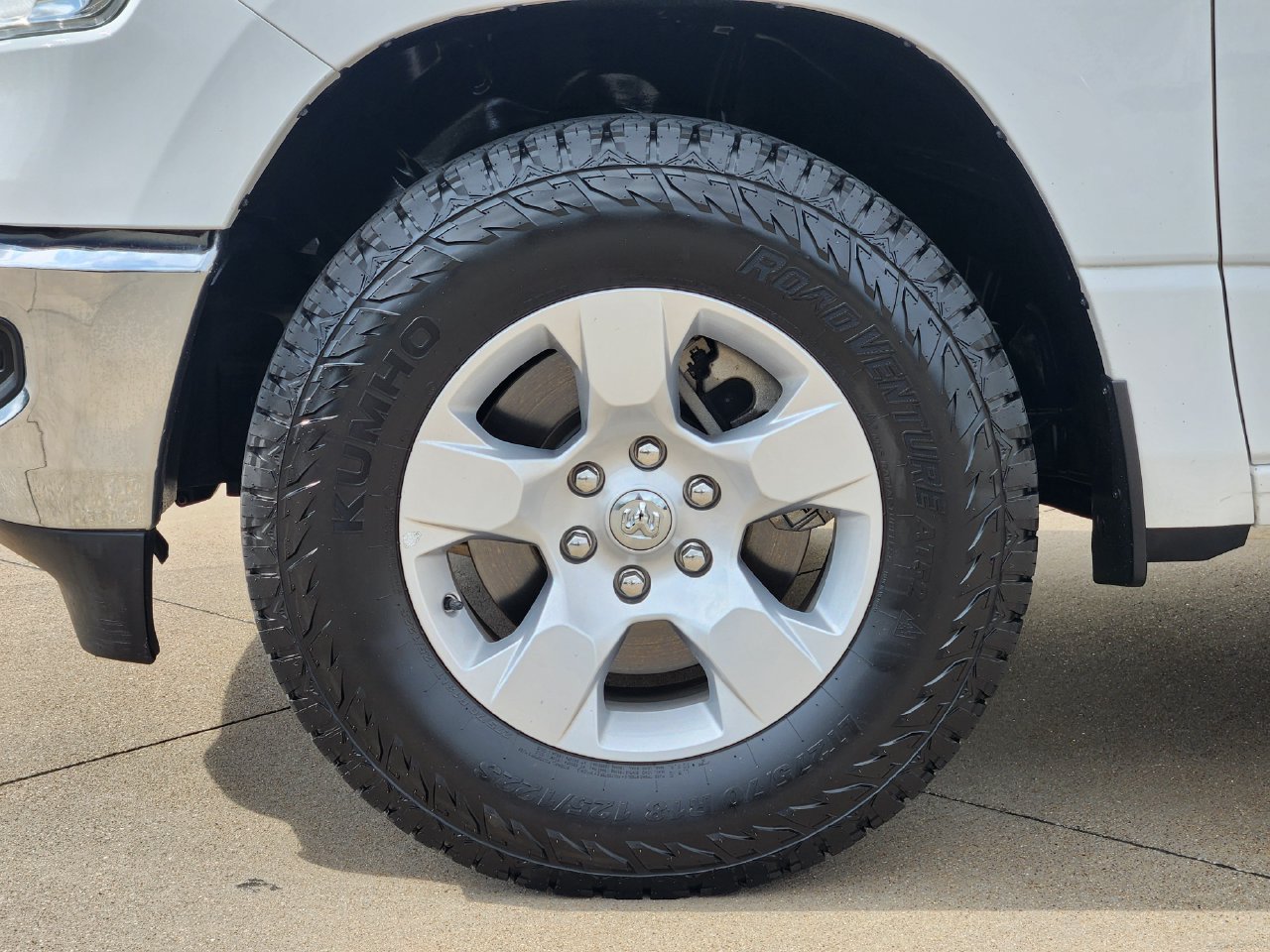 Used 2023 RAM 1500 Big Horn AWD/4WD image 9