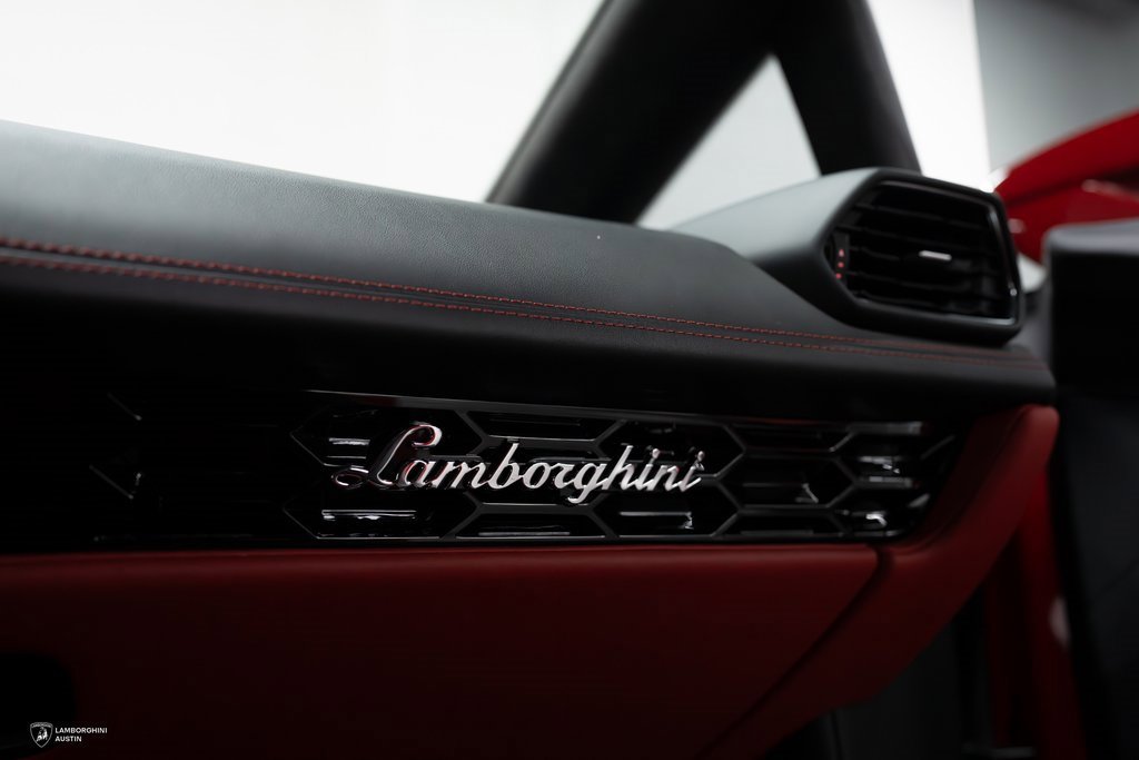 Used 2023 Lamborghini Huracan EVO image 44